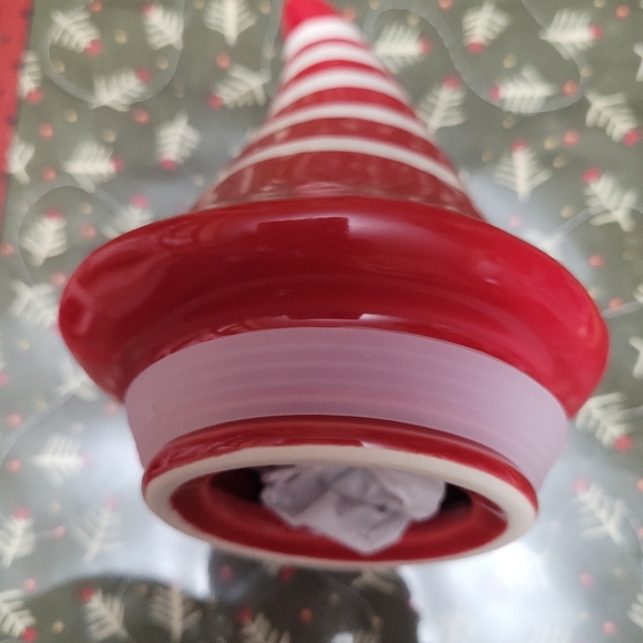 Rae Dunn "Gnome Home" Canister - Picture 5 of 11